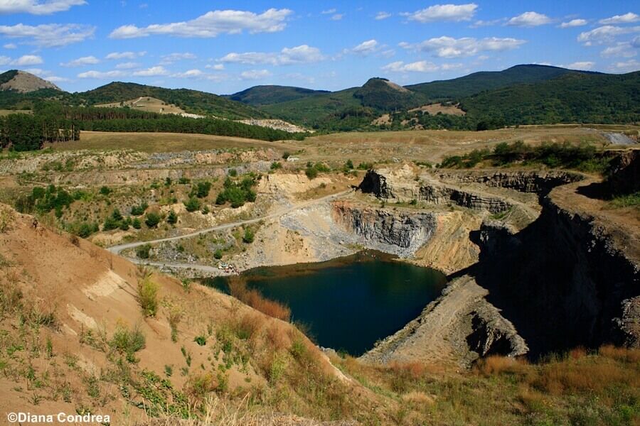 Vulcan Racos Racos: The Witness of Millennial Volcanic Eruptions - Uncover Romania